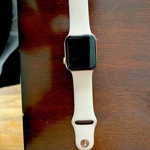Apple Watch series 4 GPS + cellular